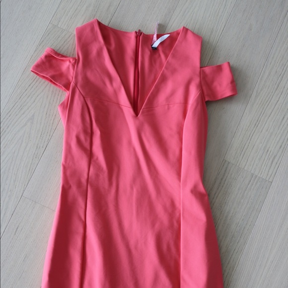 Rinascimento cold-shoulder dress - Picture 2 of 3